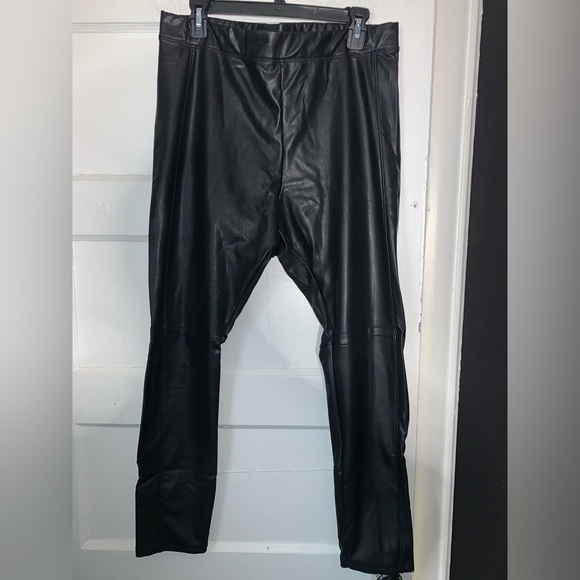 Express super high waisted faux leather seamed leggings size large - Picture 3 of 12